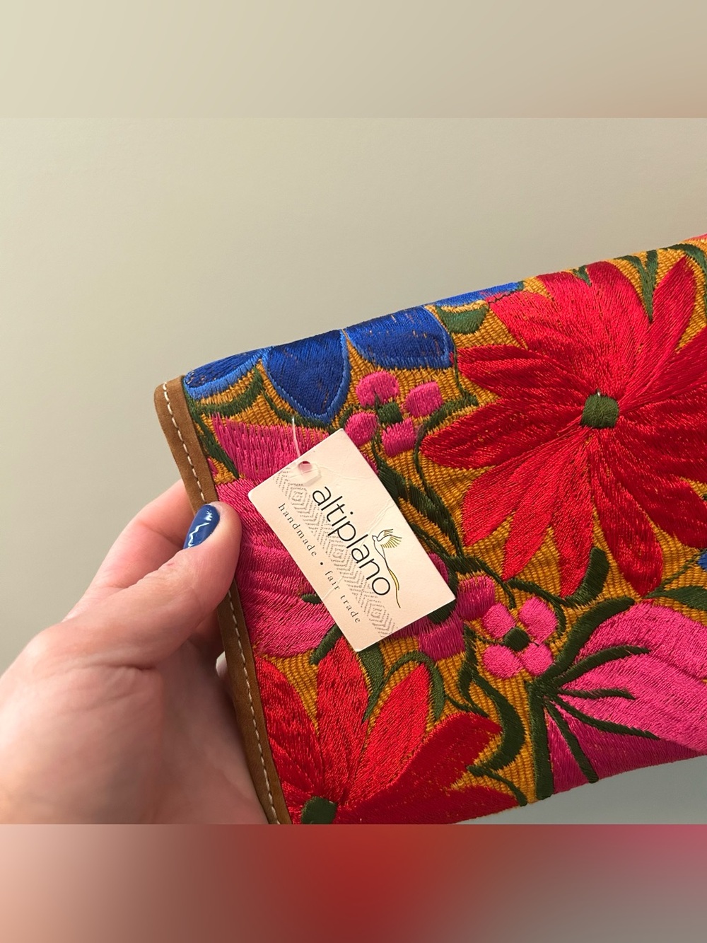 NWT Handmade Fair trade Embroidered Floral Clutch Fold over Zip Wallet - Picture 7 of 7